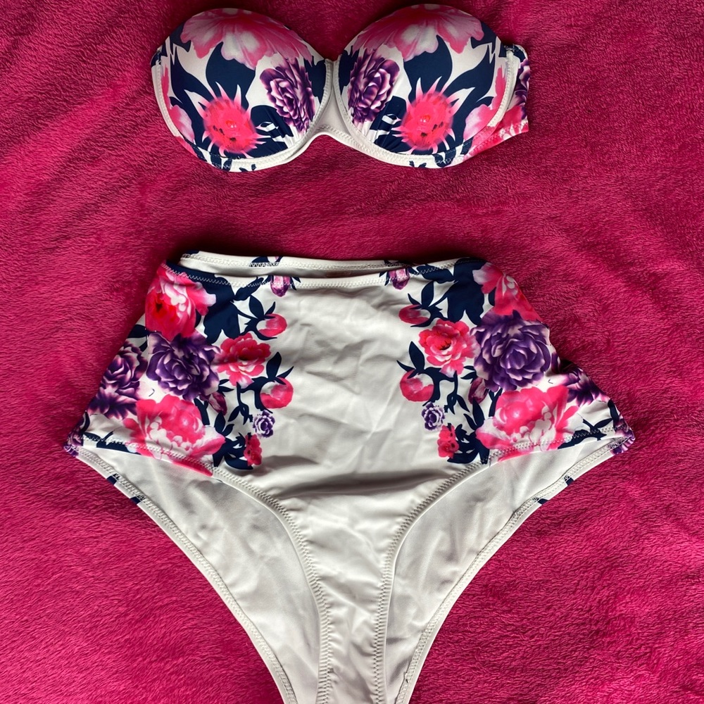 Two piece swimsuit bandeau